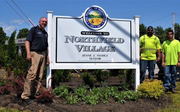 Vic's Corner: Northfield Village Mayor Nehez lends a hand on Rt.8 and Ledge Rd Beautification