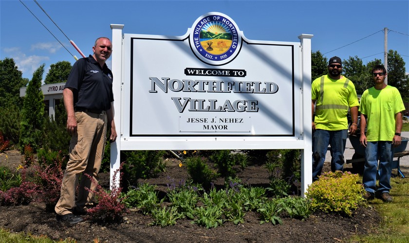 Vic's Corner: Northfield Village Mayor Nehez lends a hand on Rt.8 and Ledge Rd Beautification