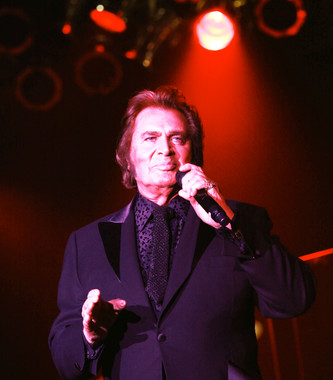 Engelbert Humperdinck celebrates 50 years at Hard Rock Rocksino