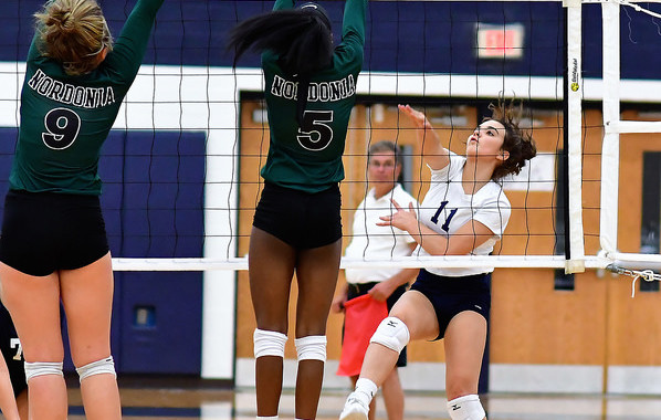 Lady Knights volleyball team stays hot, 6 wins in a row! Down Hudson 3 games to 1!