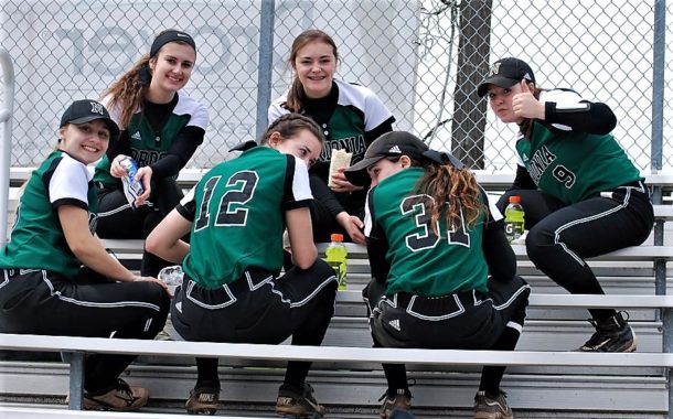 Lady Knights Sweep Doubleheader from Crestwood! 4-21-18
