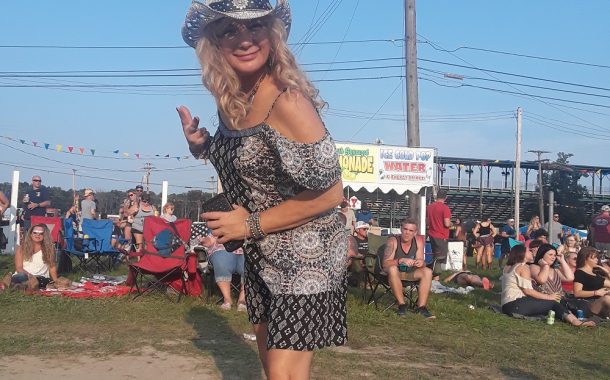 Country Fans are the Heart of Country Jam 2018 at Cuyahoga County Fairgrounds